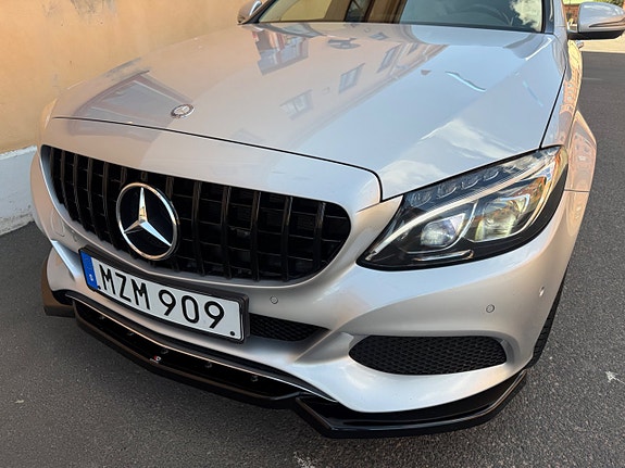 Mercedes-Benz C350 11 of 21