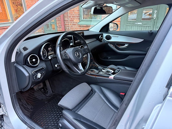 Mercedes-Benz C350 12 of 21