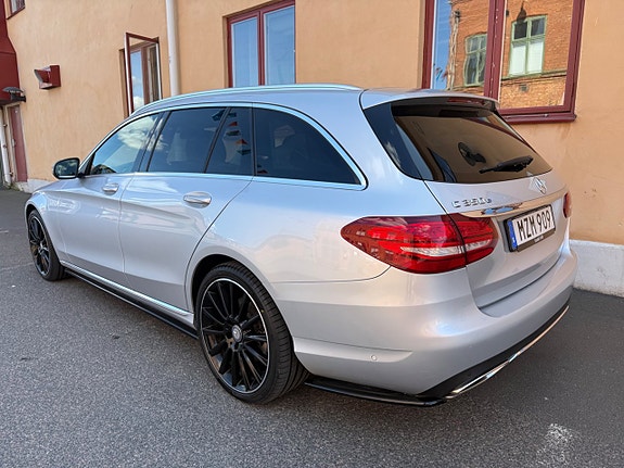 Mercedes-Benz C350 5 of 21