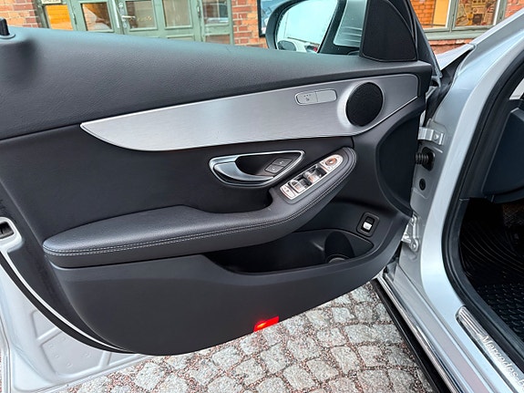 Mercedes-Benz C350 19 of 21
