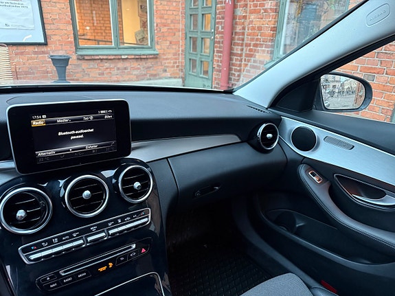 Mercedes-Benz C350 15 of 21