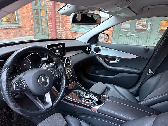 Mercedes-Benz C350 20 of 21