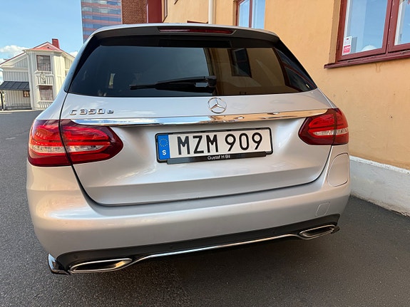 Mercedes-Benz C350 10 of 21