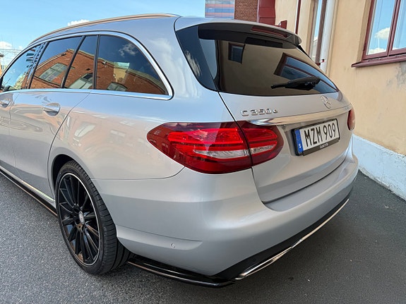 Mercedes-Benz C350 4 of 21