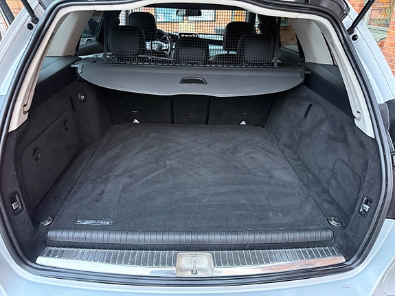 Mercedes-Benz C350 21 of 21