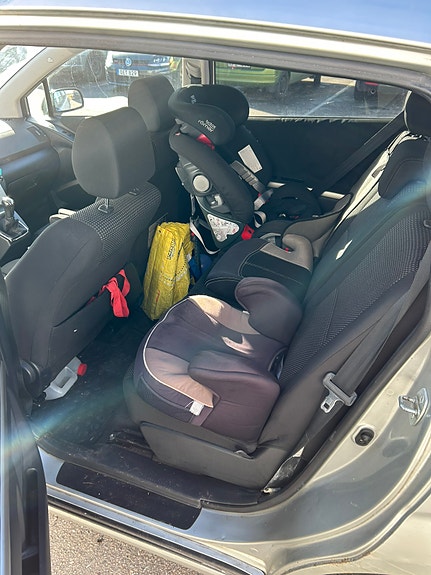 Toyota Corolla Verso 5 of 5