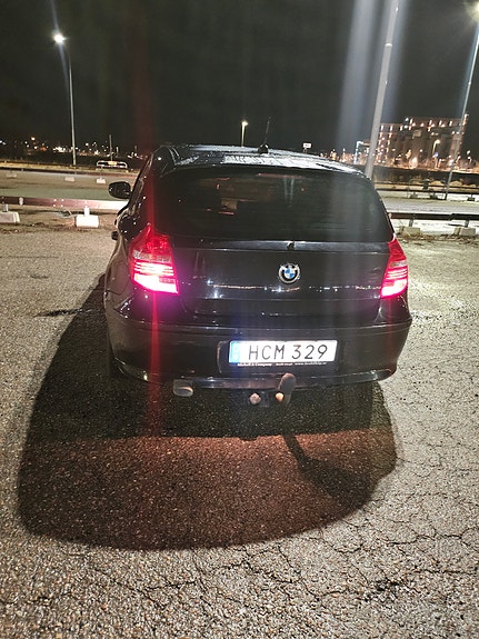 BMW 118d 4 of 5