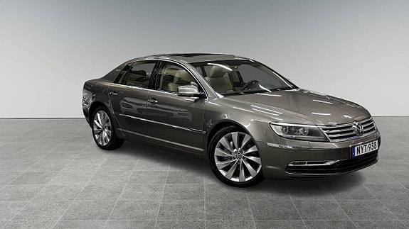 Volkswagen Phaeton 2 of 5