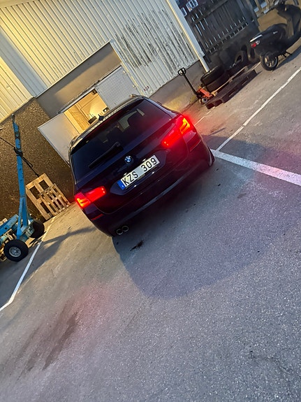 BMW 520d 3 of 5