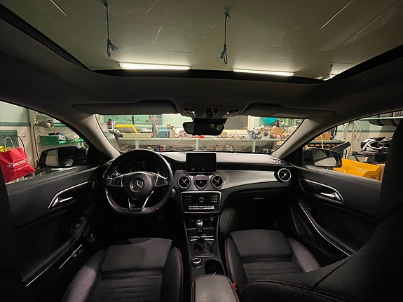 Mercedes-Benz CLA200 4 of 5