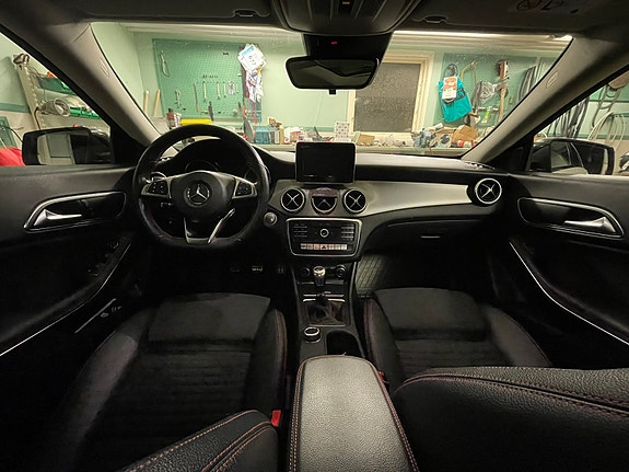 Mercedes-Benz CLA200 5 of 5
