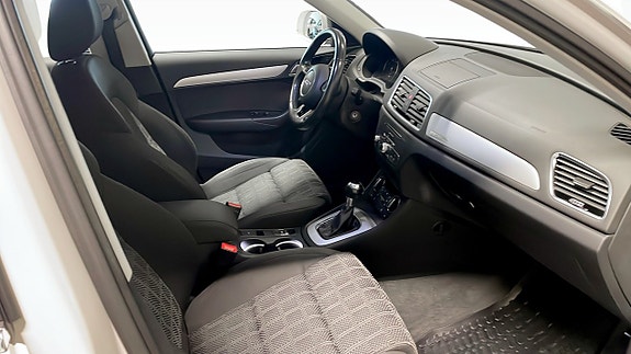 Audi Q3 3 of 5