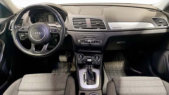 Audi Q3 4 of 5