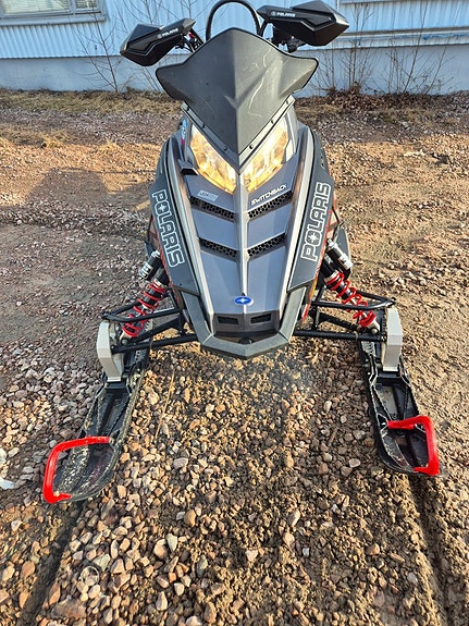 Polaris 800 Switchback Assault 144" 2 of 7