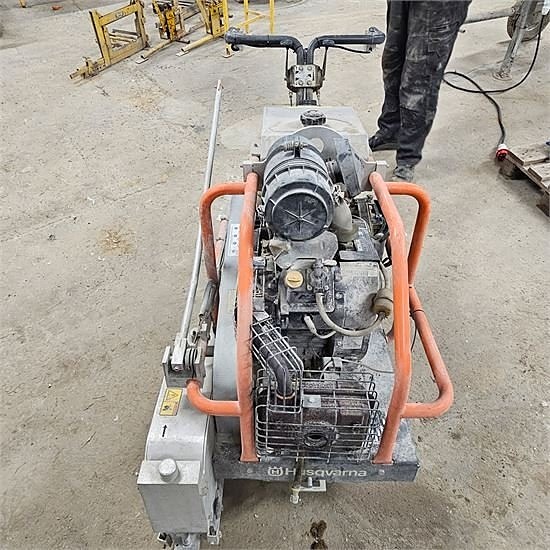 Husqvarna SOFF-CUT 4000 2 of 16