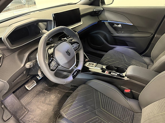 Peugeot 2008 4 of 5