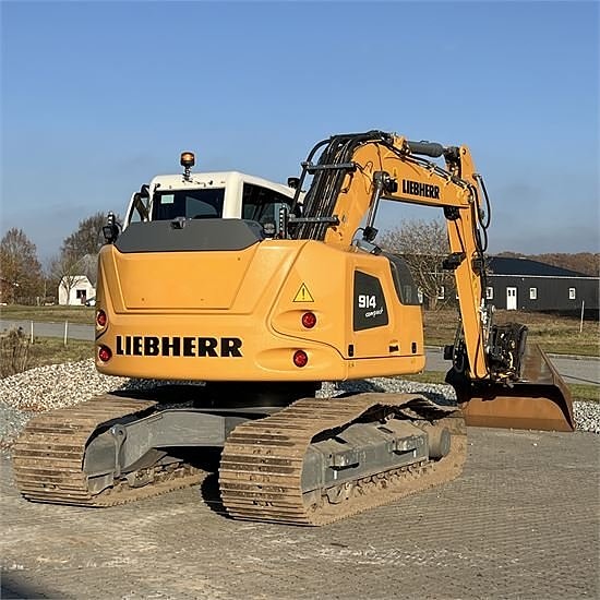 Liebherr R914 Compact S - 17 ton - Video! 7 of 30