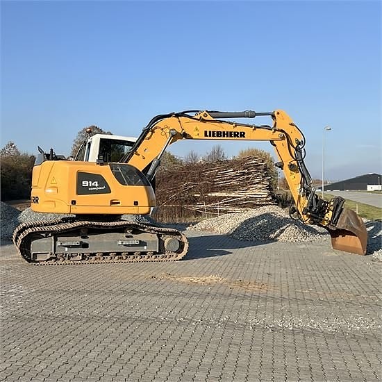 Liebherr R914 Compact S - 17 ton - Video! 10 of 30