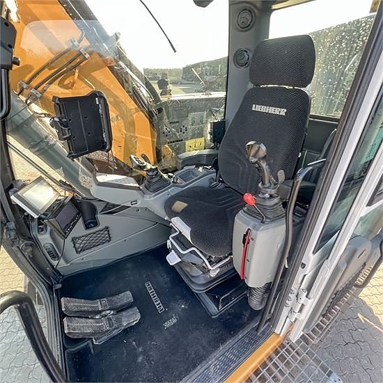 Liebherr R914 Compact S - 17 ton - Video! 20 of 30