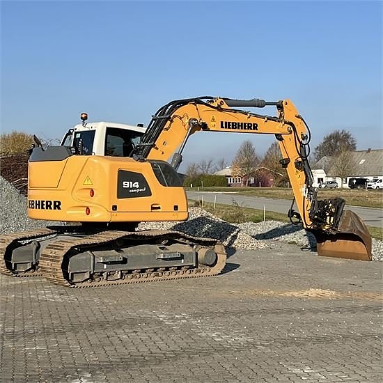 Liebherr R914 Compact S - 17 ton - Video! 9 of 30