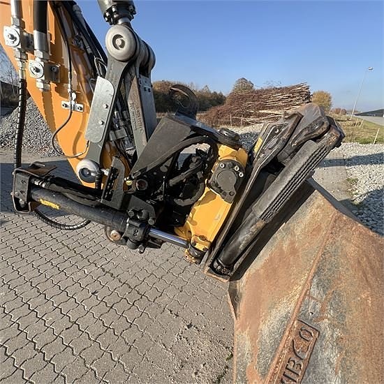 Liebherr R914 Compact S - 17 ton - Video! 14 of 30