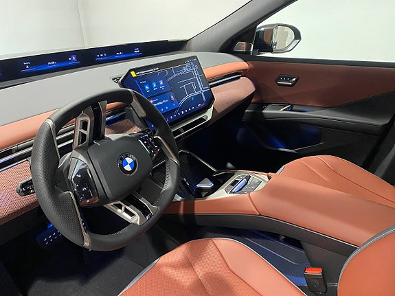 BMW iX3 4 of 5