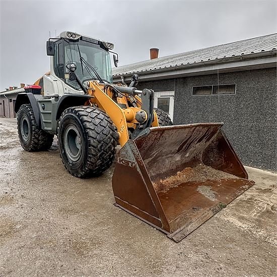 Liebherr L526 - 15 ton 11 of 30
