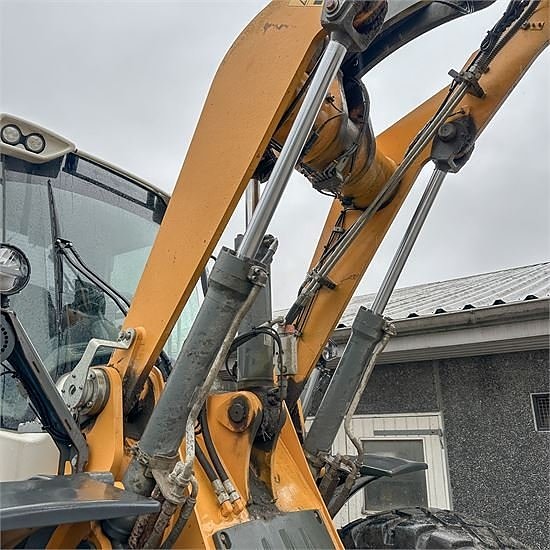 Liebherr L526 - 15 ton 26 of 30