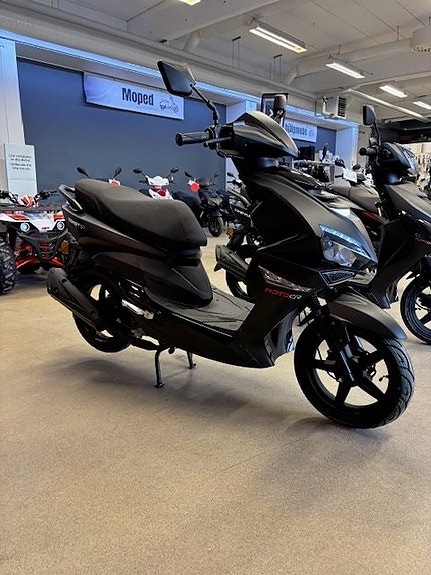 MOTO CR Comet SP Hjälm med på köpet!