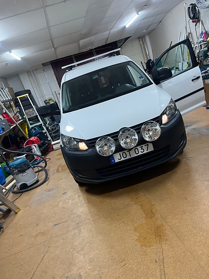 Volkswagen Caddy Maxi 2 of 4