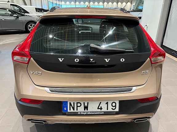 Volvo V40 Cross Country 6 of 15