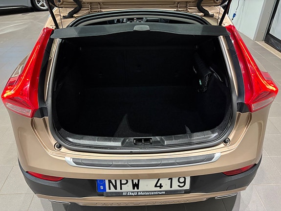 Volvo V40 Cross Country 7 of 15