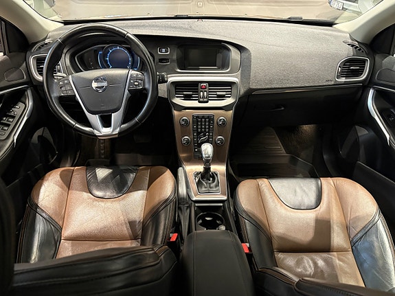 Volvo V40 Cross Country 10 of 15