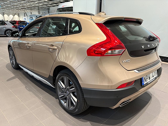 Volvo V40 Cross Country 5 of 5