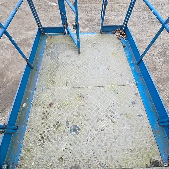 UpRight SL26 - 10 m 12 of 30