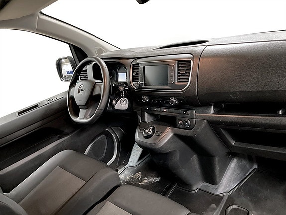 Opel Vivaro 13 of 14