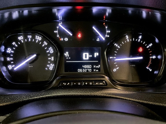 Opel Vivaro 10 of 14
