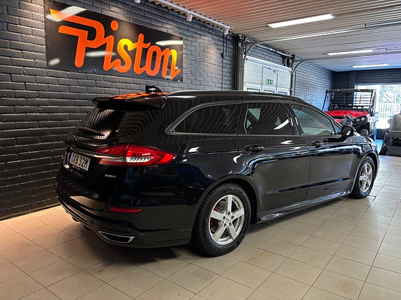 Ford Mondeo 2 of 5