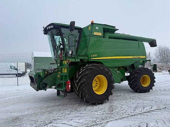 John Deere C 670