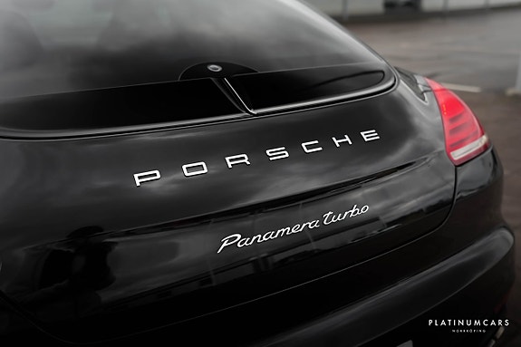 Porsche Panamera Turbo 16 of 17