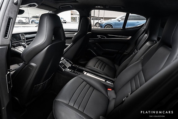 Porsche Panamera Turbo 7 of 17