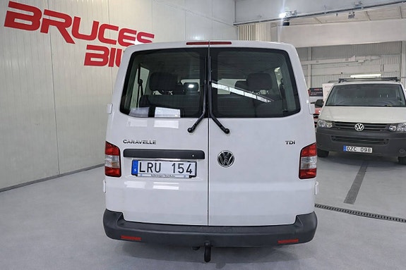Volkswagen Caravelle 4 of 5