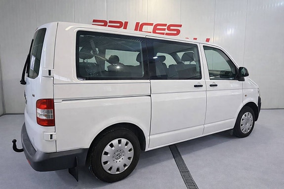 Volkswagen Caravelle 2 of 5