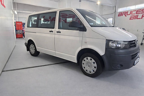 Volkswagen Caravelle 6 of 14
