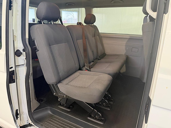 Volkswagen Caravelle 9 of 14