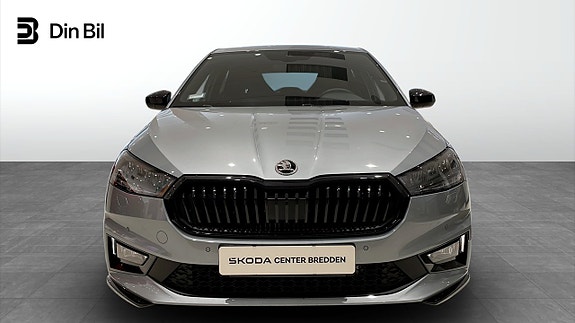 Skoda Fabia 2 of 5