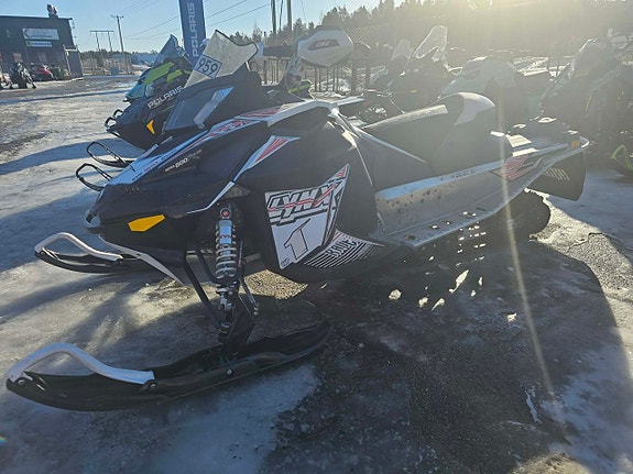 Lynx RE 800 2 of 3