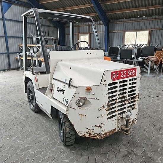 Clark CT30 - Towing traktor / Bagage tug 11 of 30