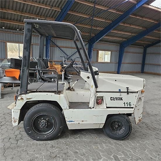 Clark CT30 - Towing traktor / Bagage tug 9 of 30