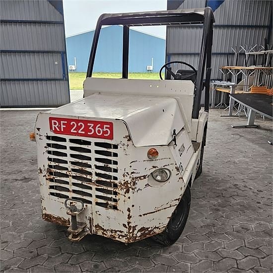 Clark CT30 - Towing traktor / Bagage tug 13 of 30